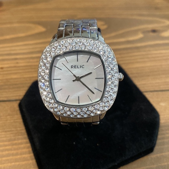 Relic Silver Diamond Covered Watch NWT with Extra Links - Picture 1 of 8